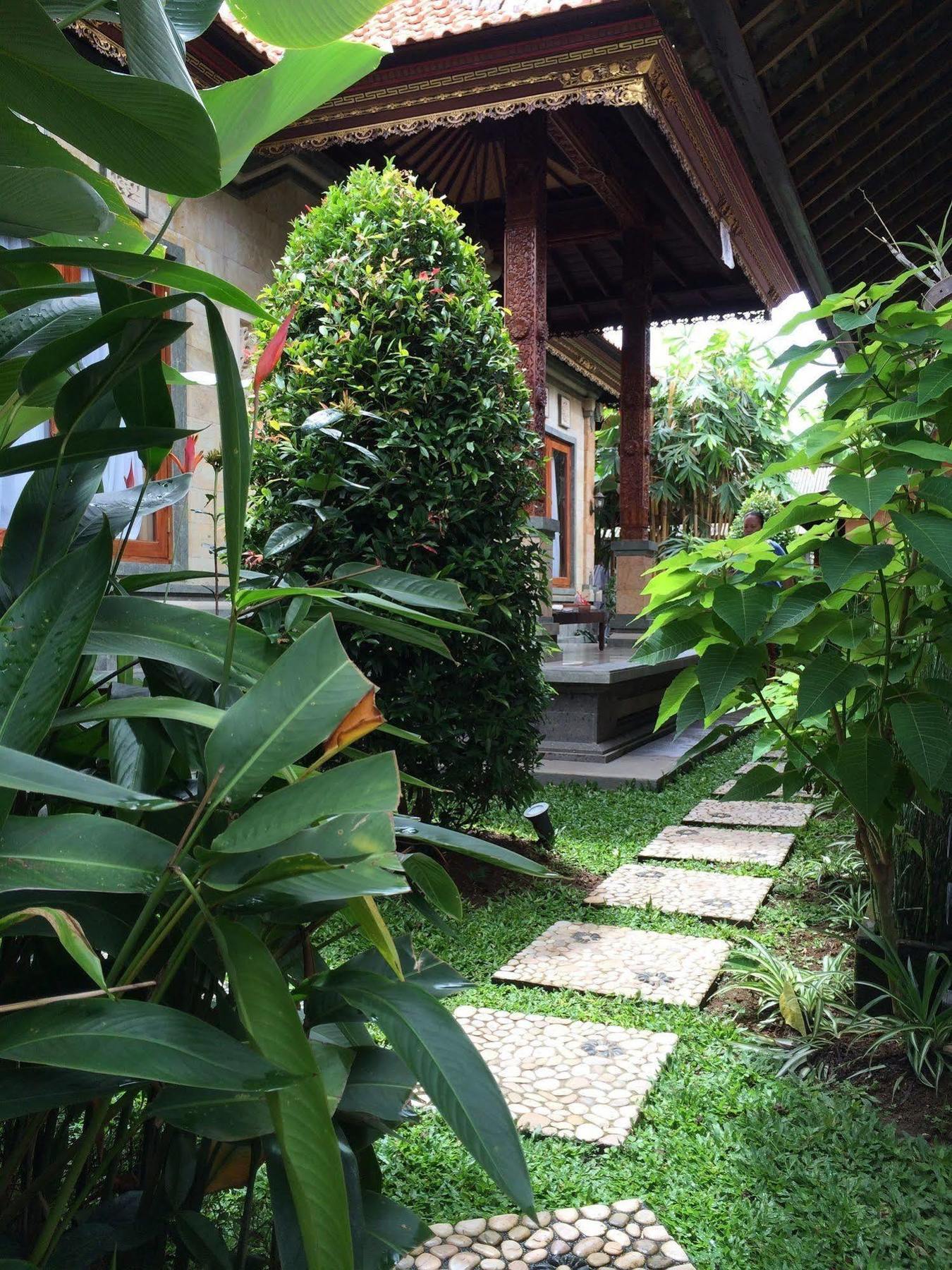 Uma Dewi Guest House Ubud  Exterior photo
