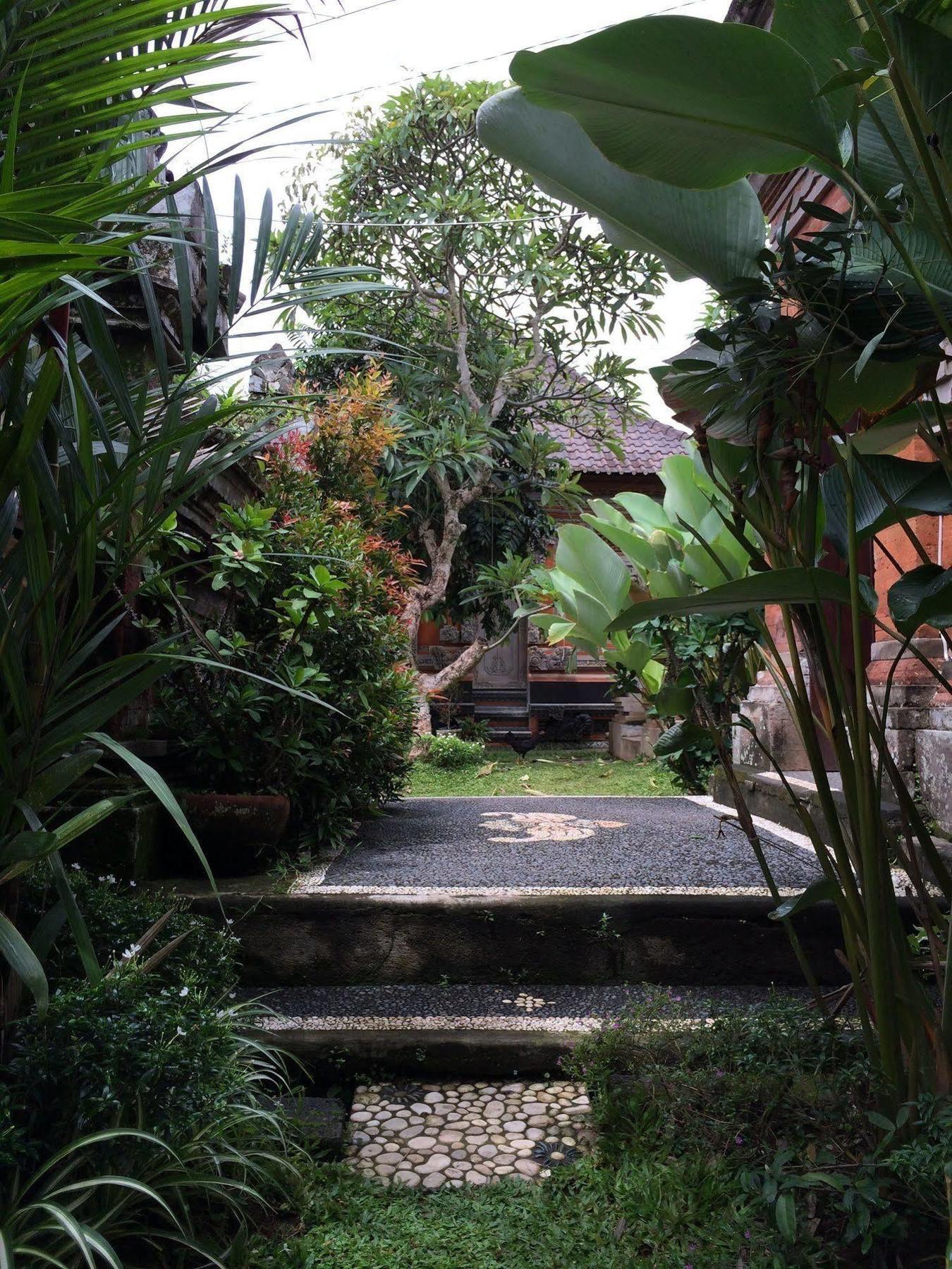 Uma Dewi Guest House Ubud  Exterior photo